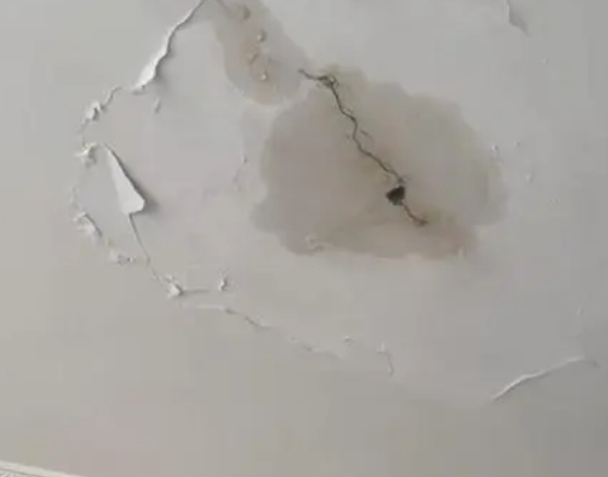 正镶白旗阳台漏水维修公司分享下屋面防水工程质量问题原因分析